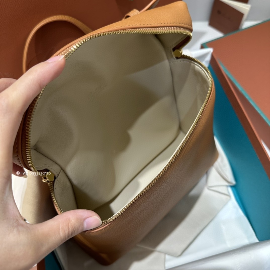 Loro Piana Extra Pocket backpack L23.5 Grained Calfskin FAN4041