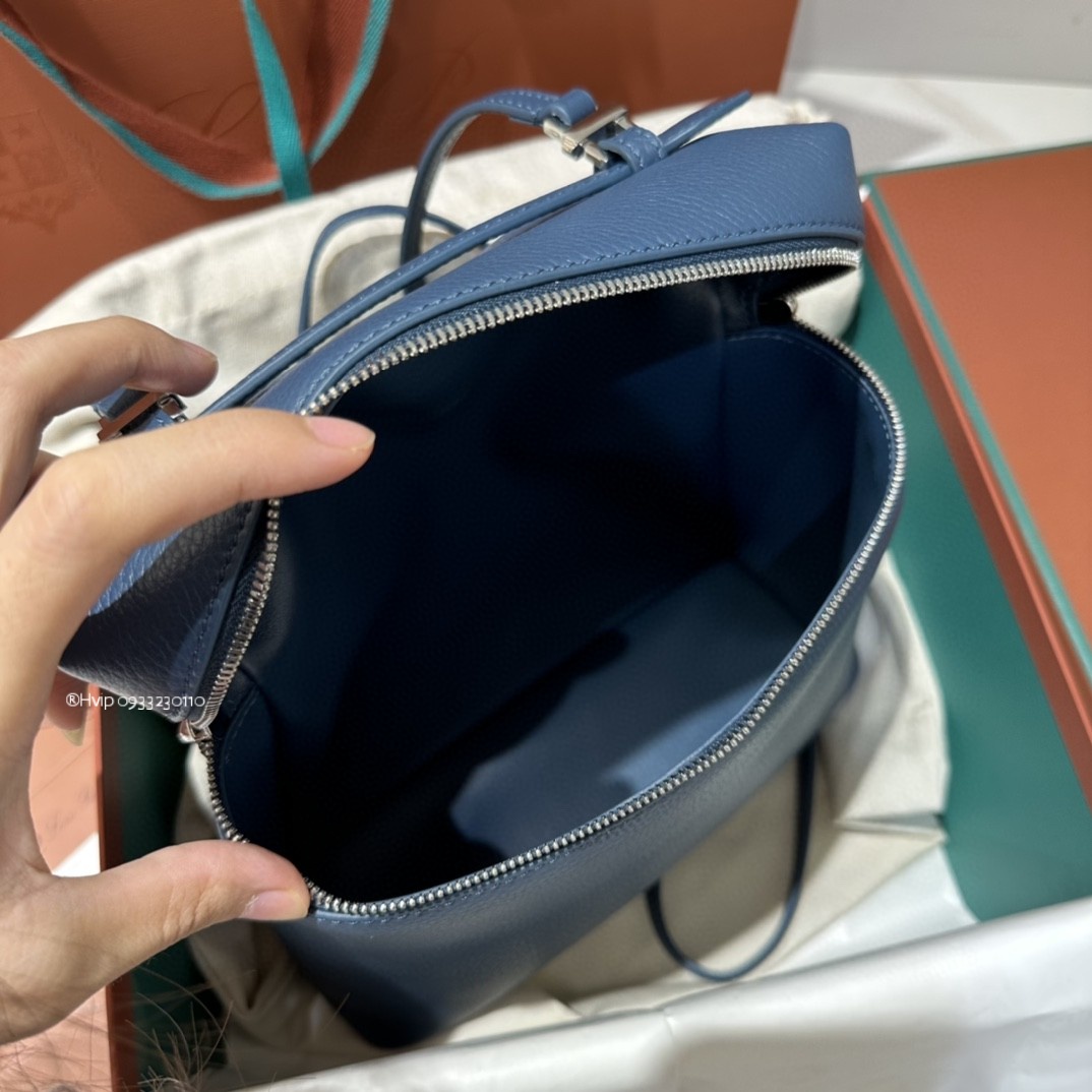 Loro Piana Extra Pocket backpack L23.5 Grained Calfskin blue FAN4041