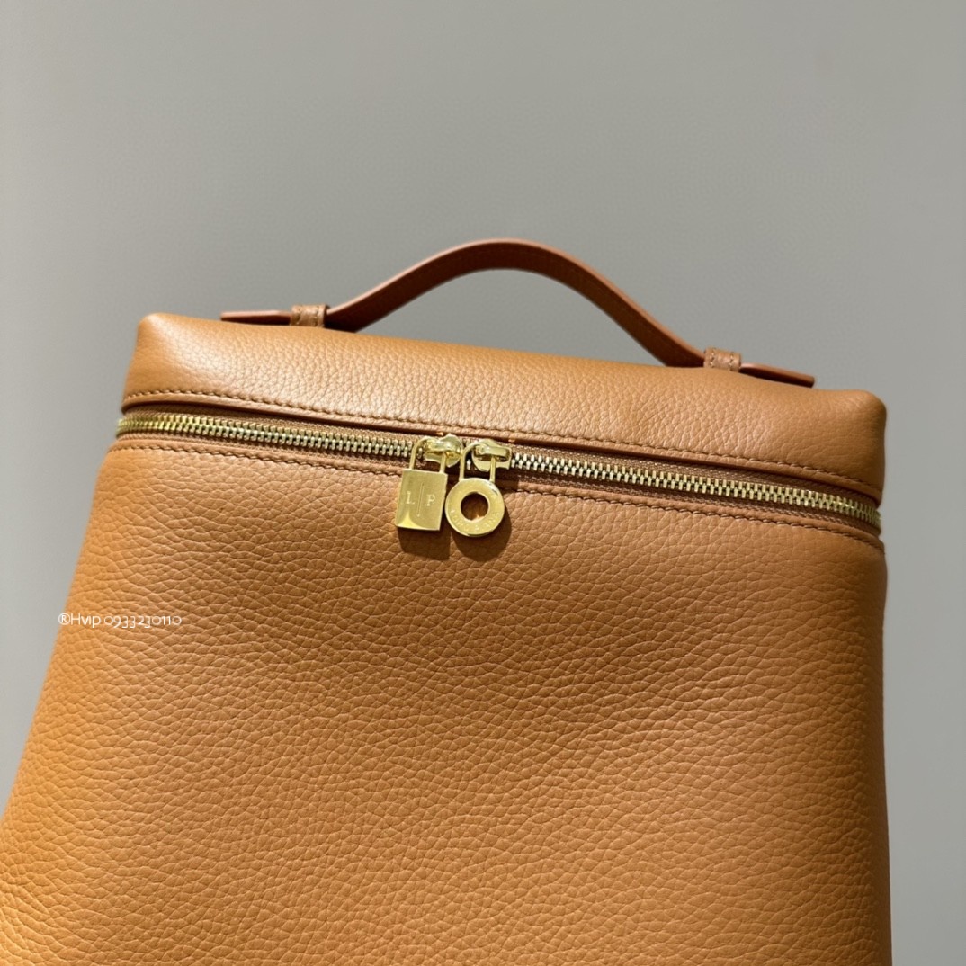 Loro Piana Extra Pocket backpack L23.5 Grained Calfskin FAN4041