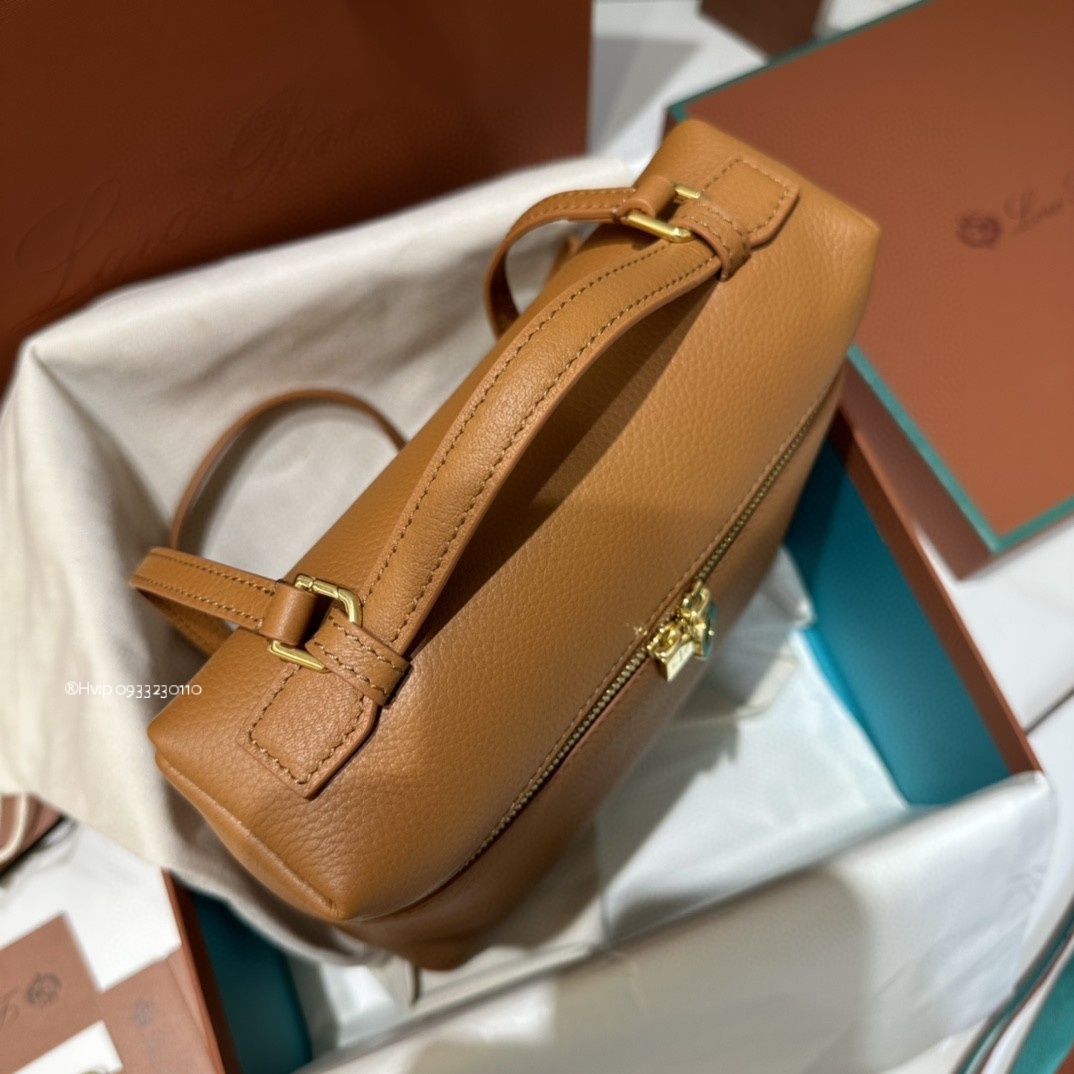 Loro Piana Extra Pocket backpack L23.5 Grained Calfskin FAN4041