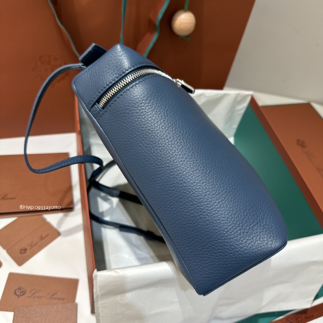 Loro Piana Extra Pocket backpack L23.5 Grained Calfskin blue FAN4041