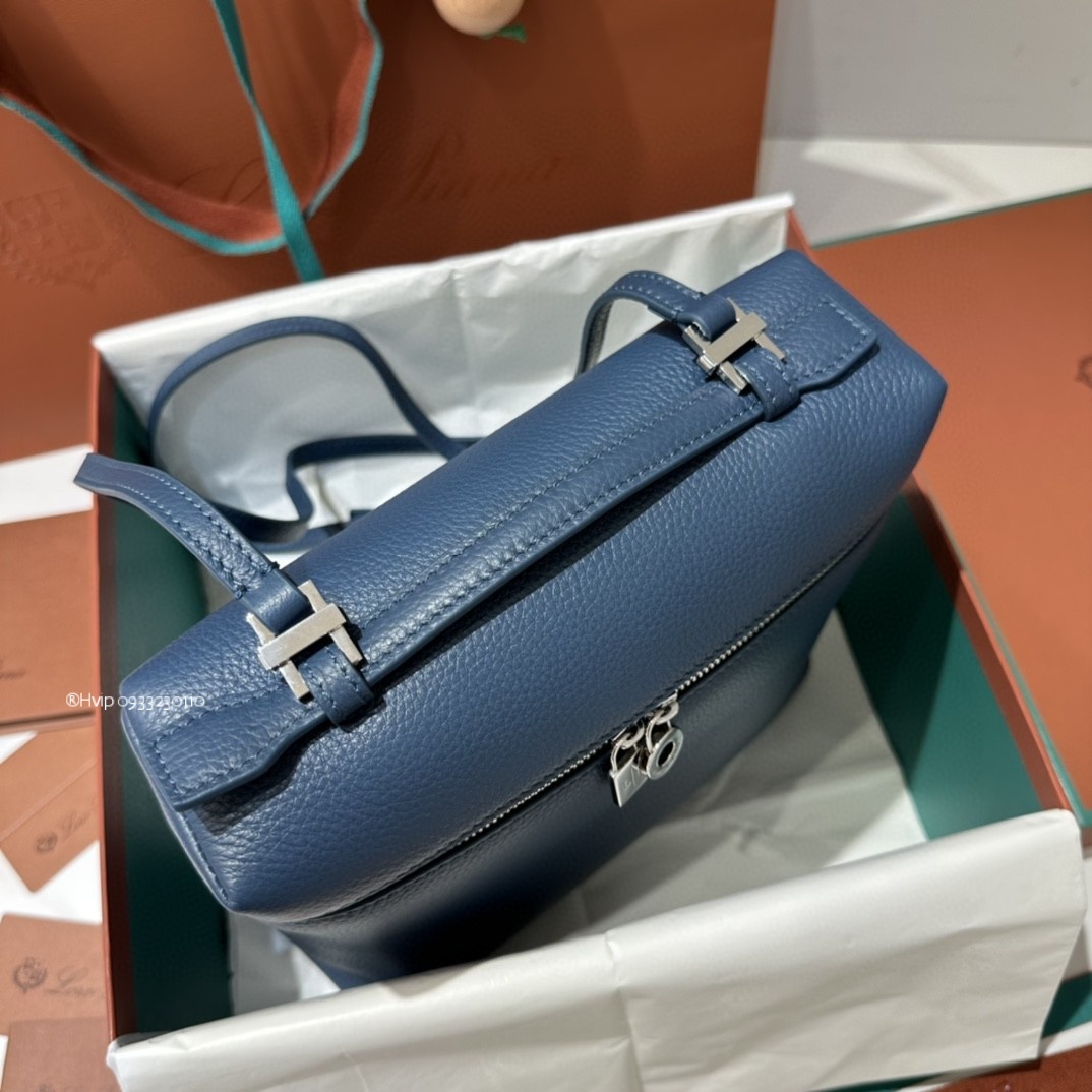 Loro Piana Extra Pocket backpack L23.5 Grained Calfskin blue FAN4041