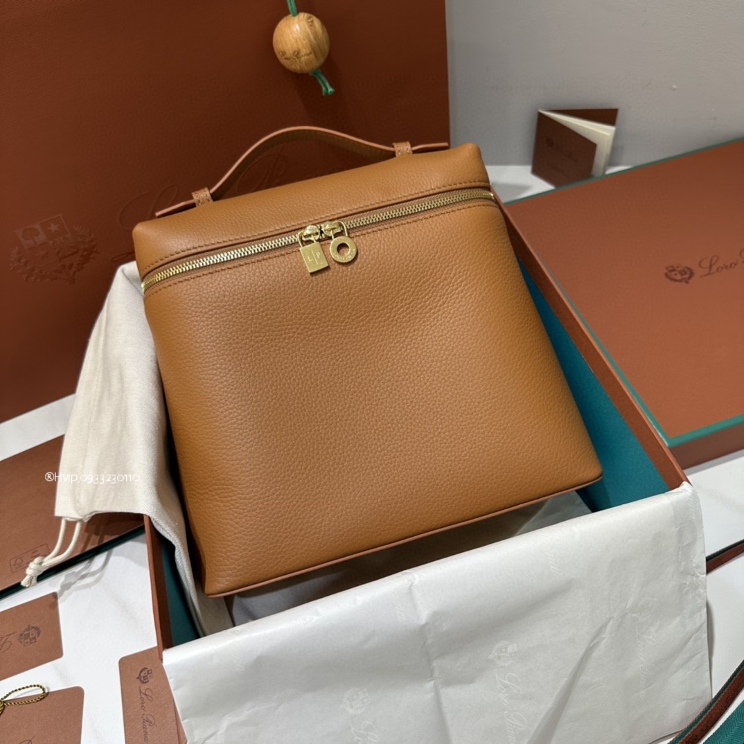 Loro Piana Extra Pocket backpack L23.5 Grained Calfskin FAN4041