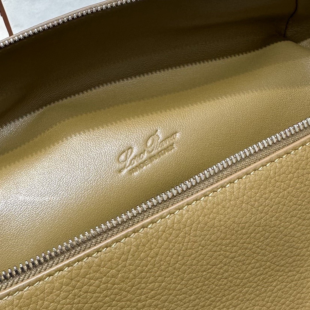 Loro Piana Extra Pocket backpack L23.5 Grained Calfskin FAN4041