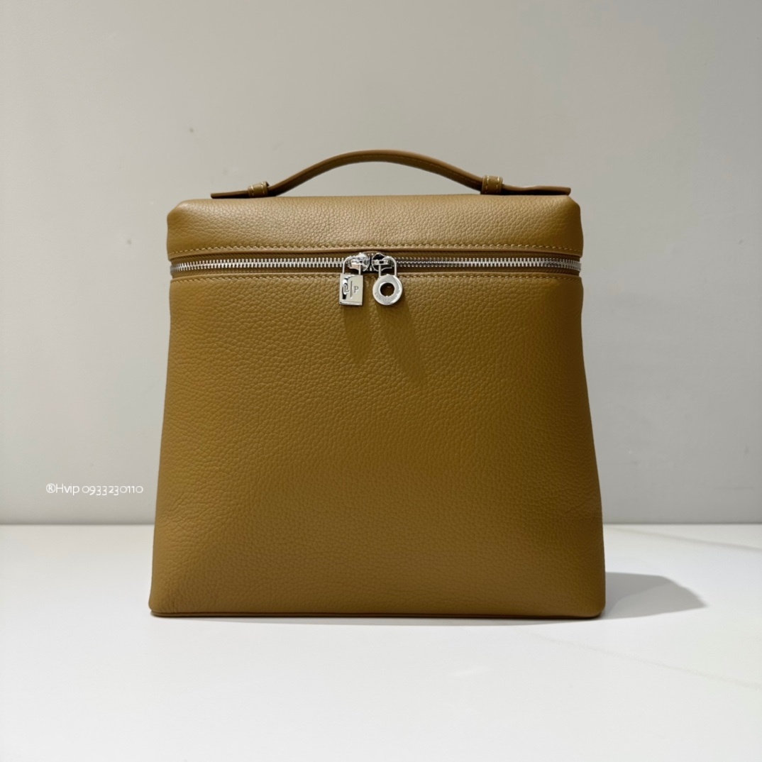 Loro Piana Extra Pocket backpack L23.5 Grained Calfskin FAN4041