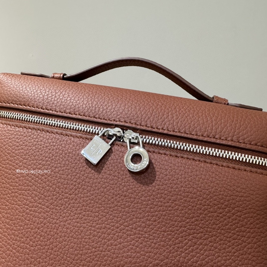 Loro Piana Extra Pocket backpack L23.5 Grained Calfskin FAN4041