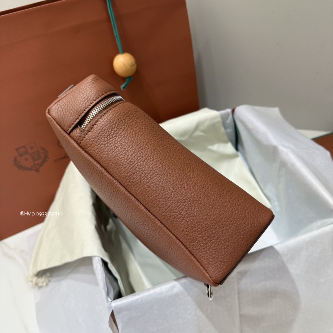 Loro Piana Extra Pocket backpack L23.5 Grained Calfskin FAN4041