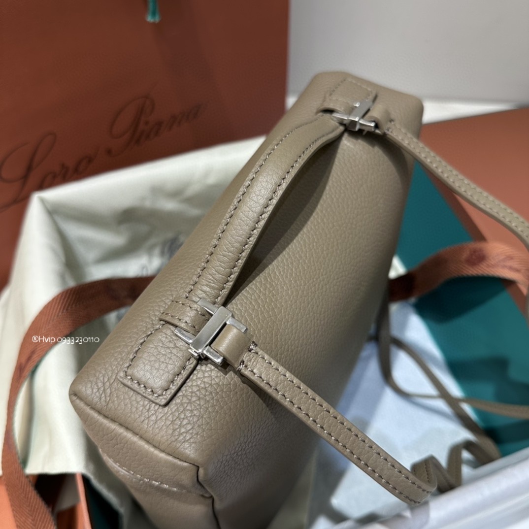 Loro Piana Extra Pocket backpack L23.5 Grained Calfskin FAN4041