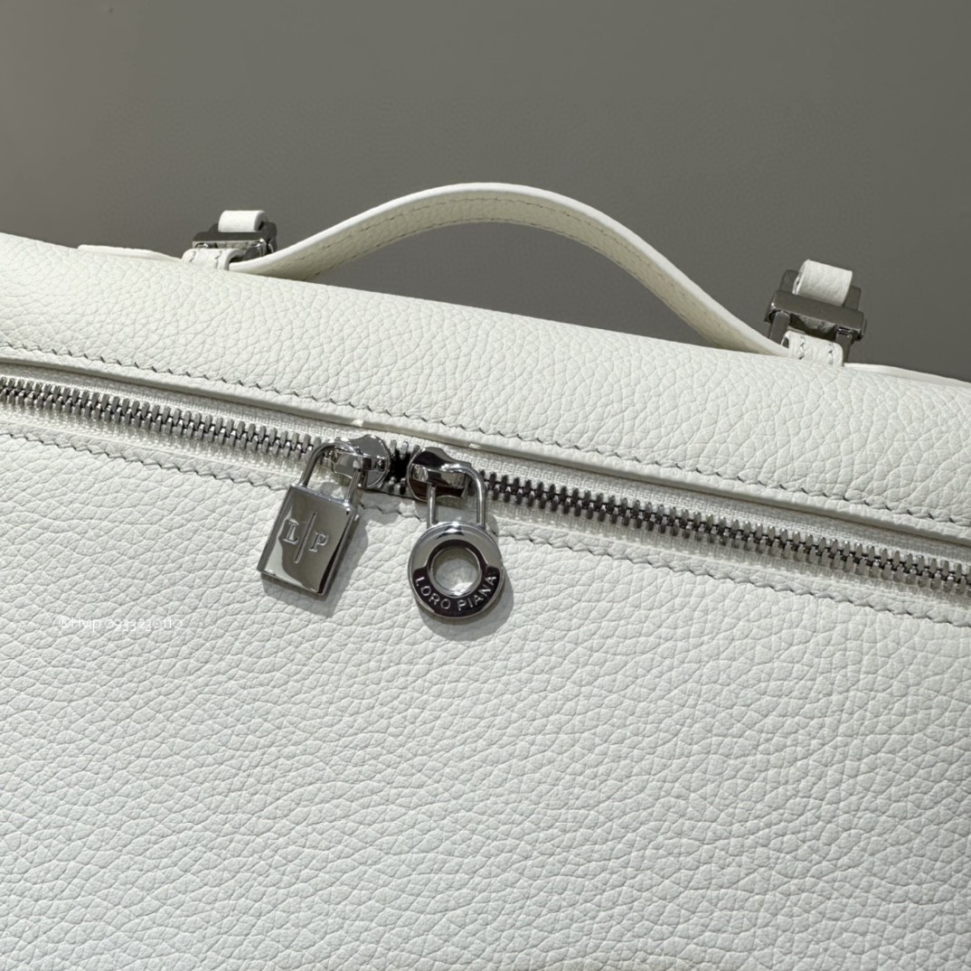 Loro Piana Extra Pocket backpack L23.5 Grained Calfskin white FAN4041