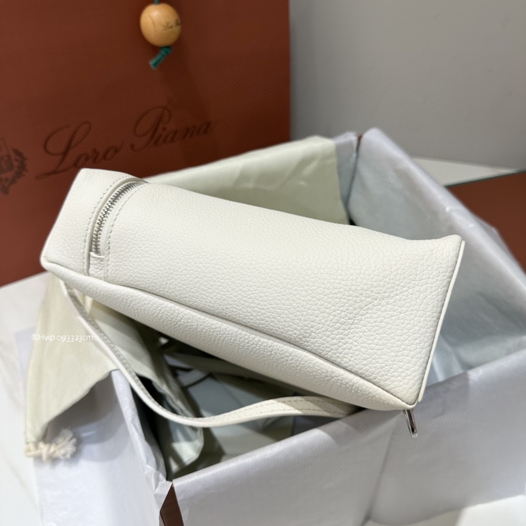 Loro Piana Extra Pocket backpack L23.5 Grained Calfskin white FAN4041