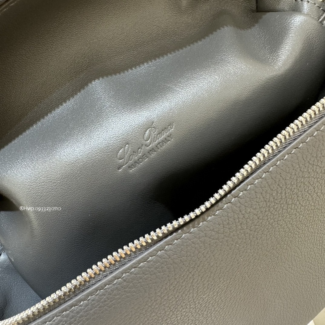 Loro Piana Extra Pocket backpack L23.5 Grained Calfskin black (8000) FAN4041