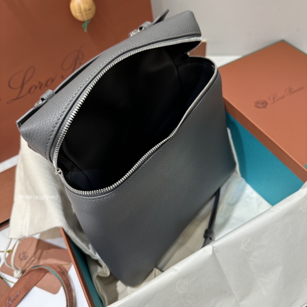 Loro Piana Extra Pocket backpack L23.5 Grained Calfskin black (8000) FAN4041