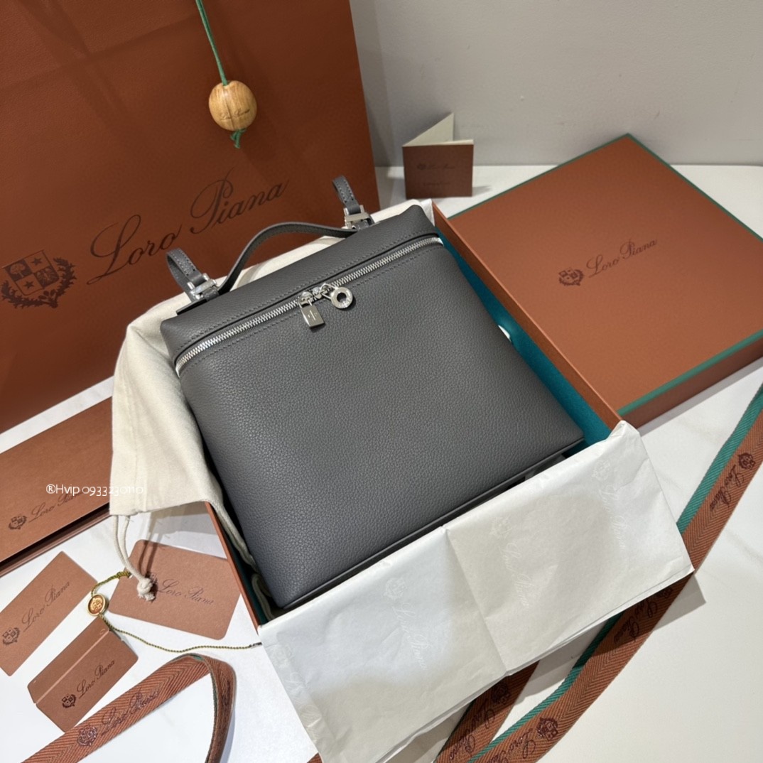 Loro Piana Extra Pocket backpack L23.5 Grained Calfskin black (8000) FAN4041