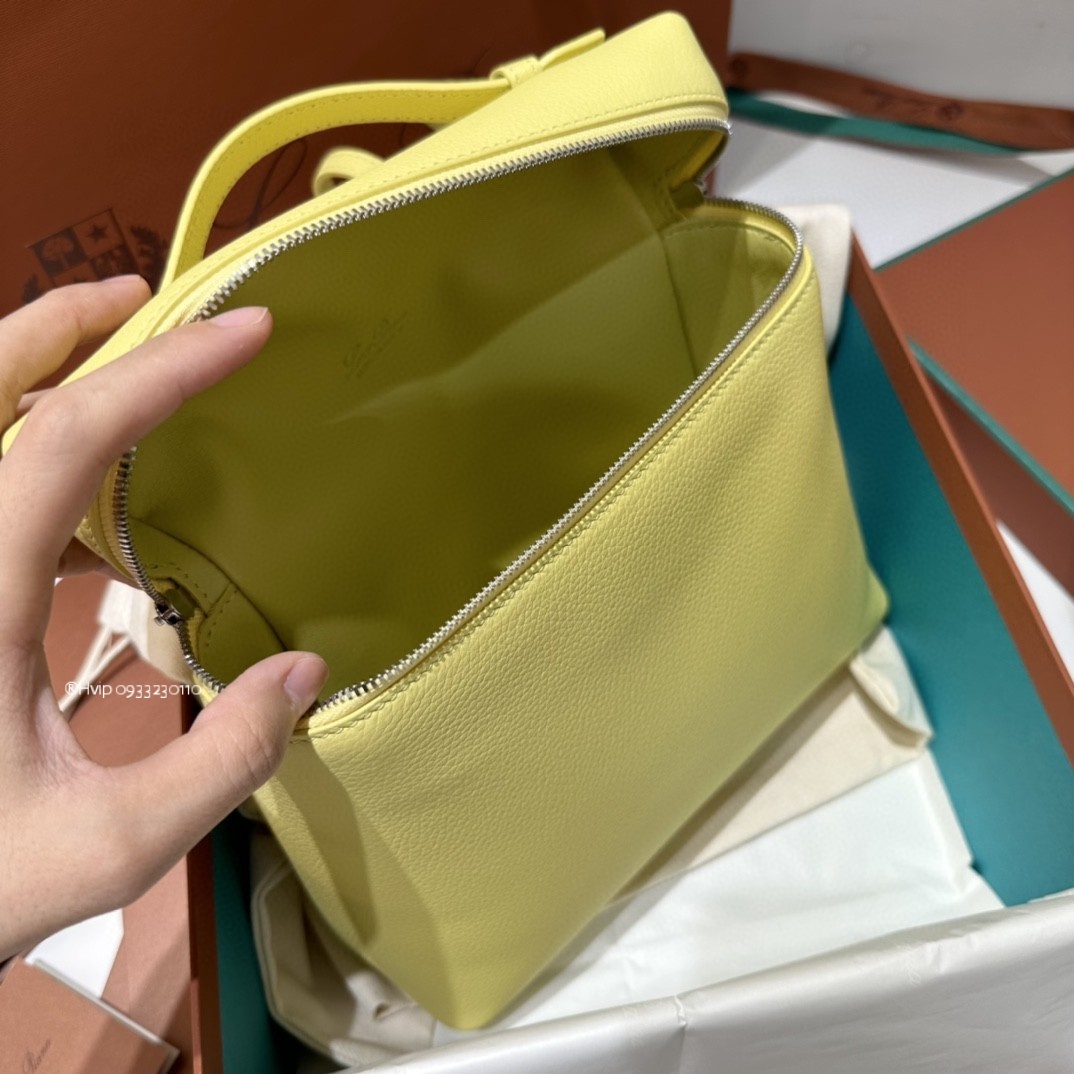 Loro Piana Extra Pocket backpack L23.5 Grained Calfskin FAN4041