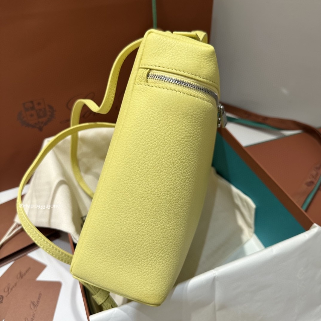 Loro Piana Extra Pocket backpack L23.5 Grained Calfskin FAN4041