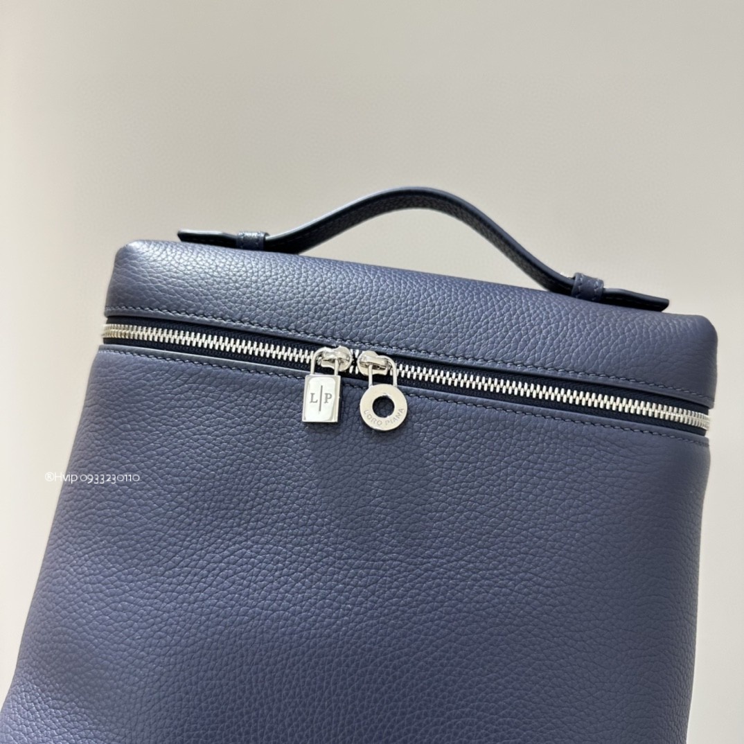 Loro Piana Extra Pocket backpack L23.5 Grained Calfskin navy blue FAN4041