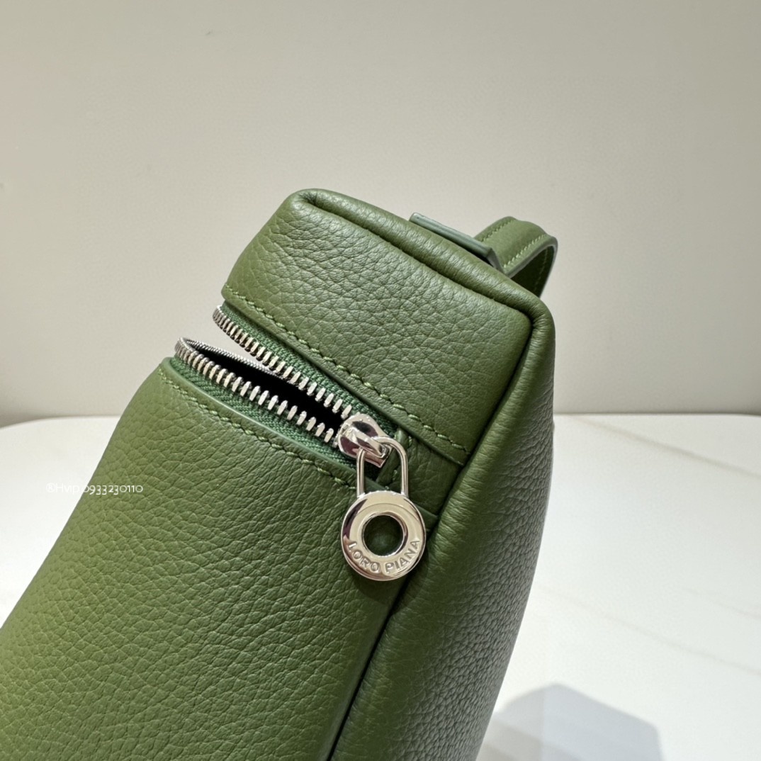 Loro Piana Extra Pocket backpack L23.5 Grained Calfskin FAN4041