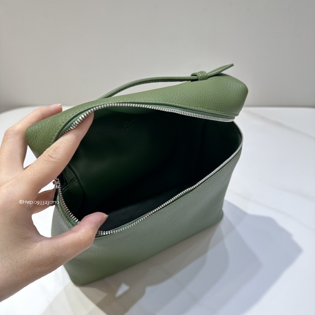 Loro Piana Extra Pocket backpack L23.5 Grained Calfskin FAN4041