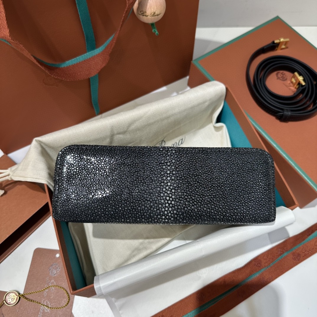 Loro Piana Extra Pocket L19