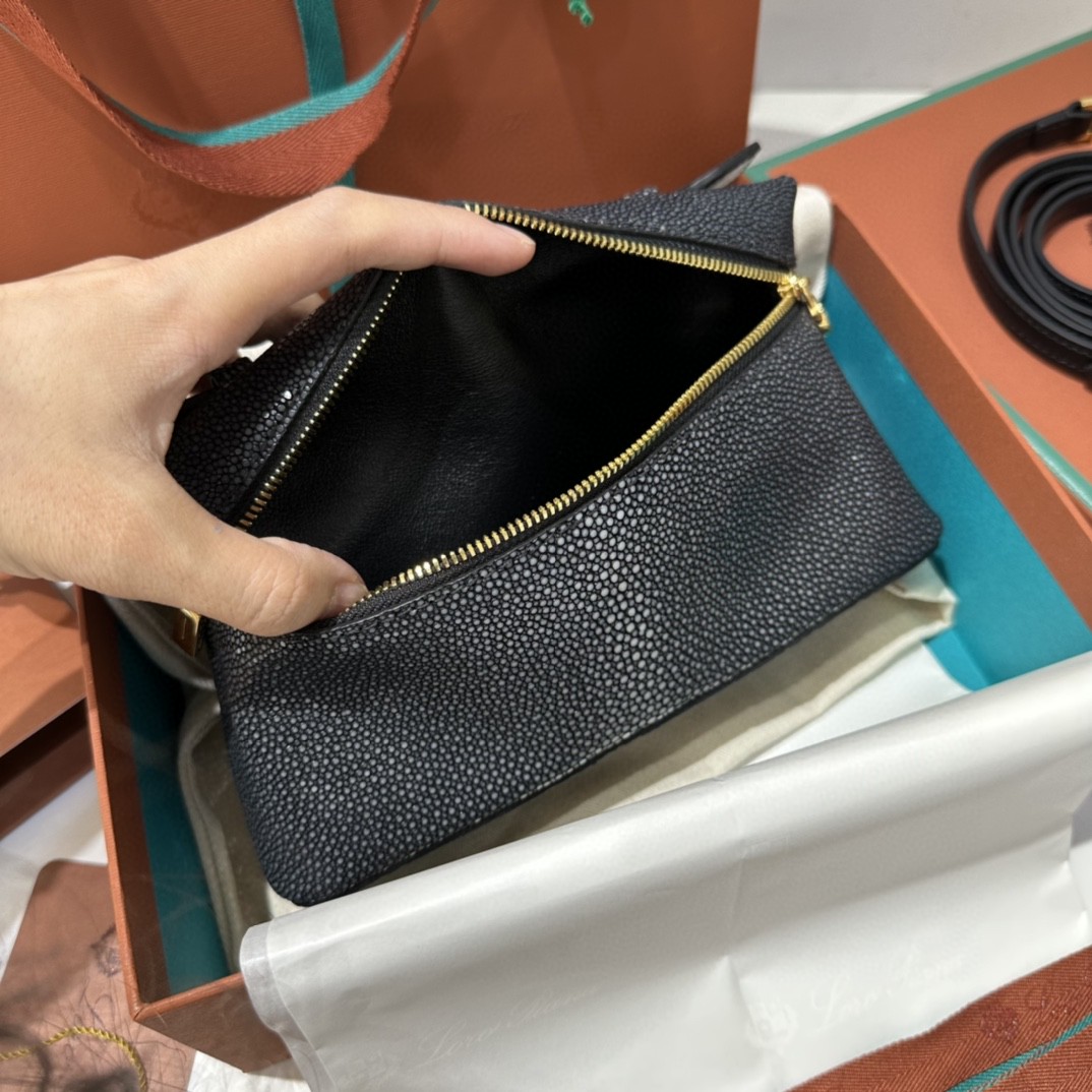 Loro Piana Extra Pocket L19