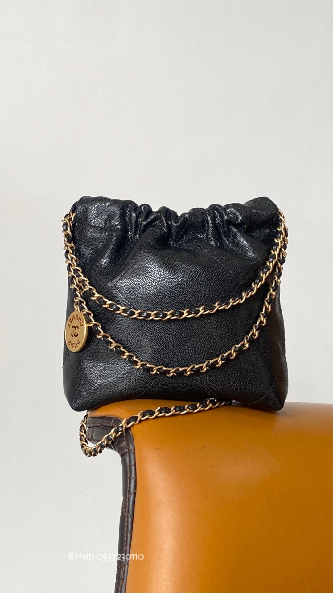 Chanel 22 mini so black