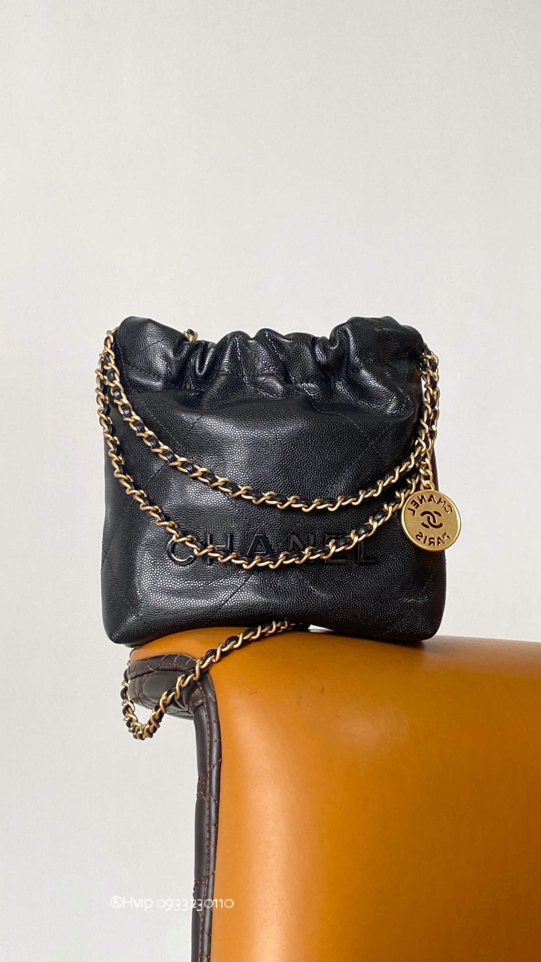 Chanel 22 mini so black