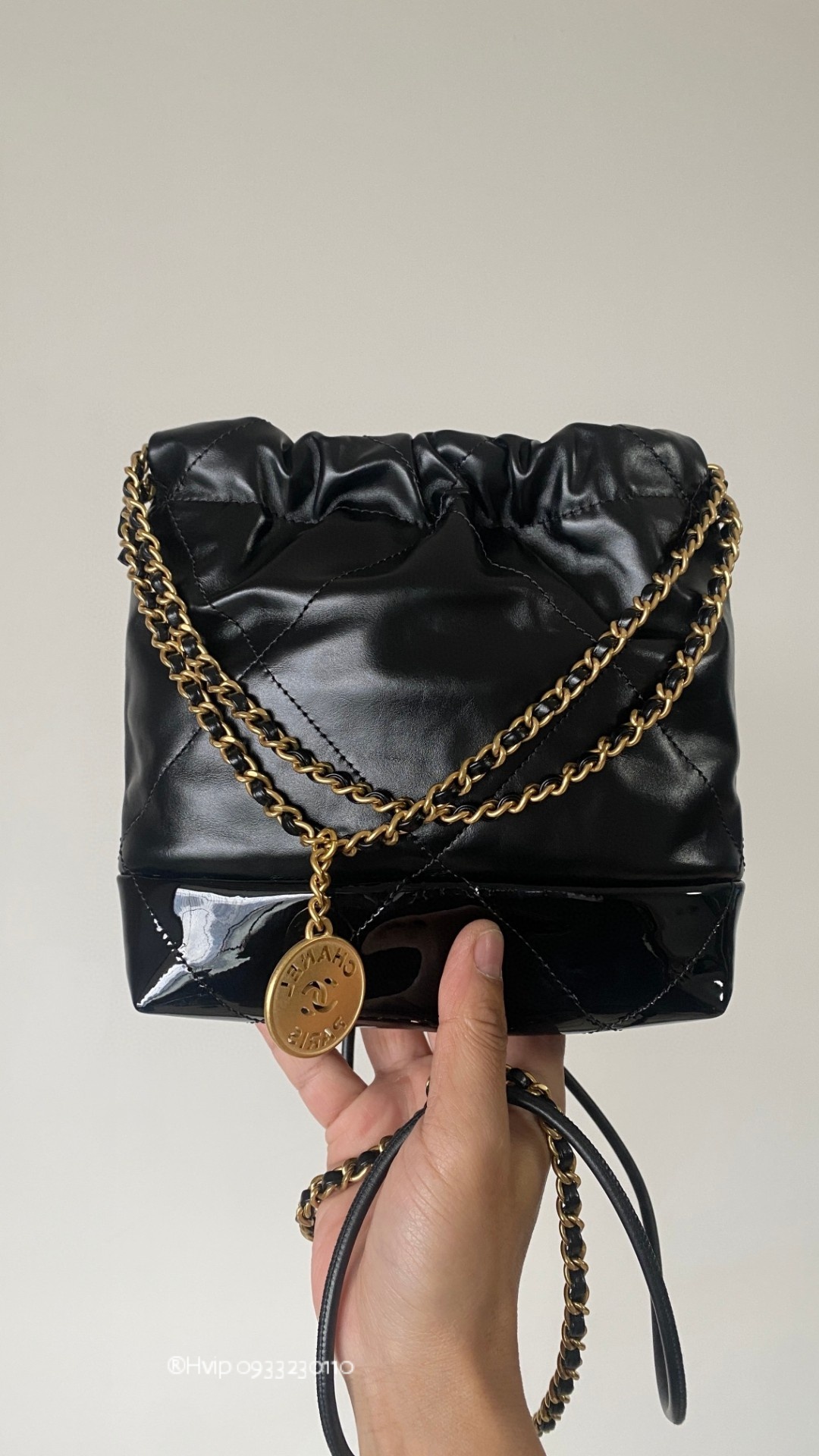 Chanel 22 mini black