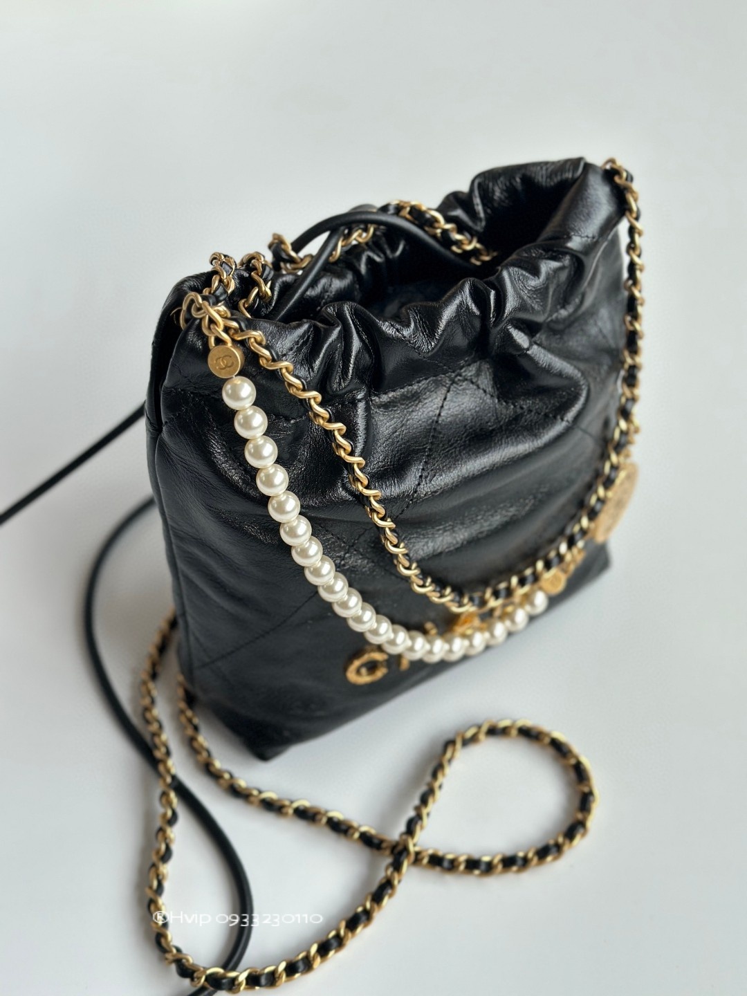 Chanel 22 mini pearl black