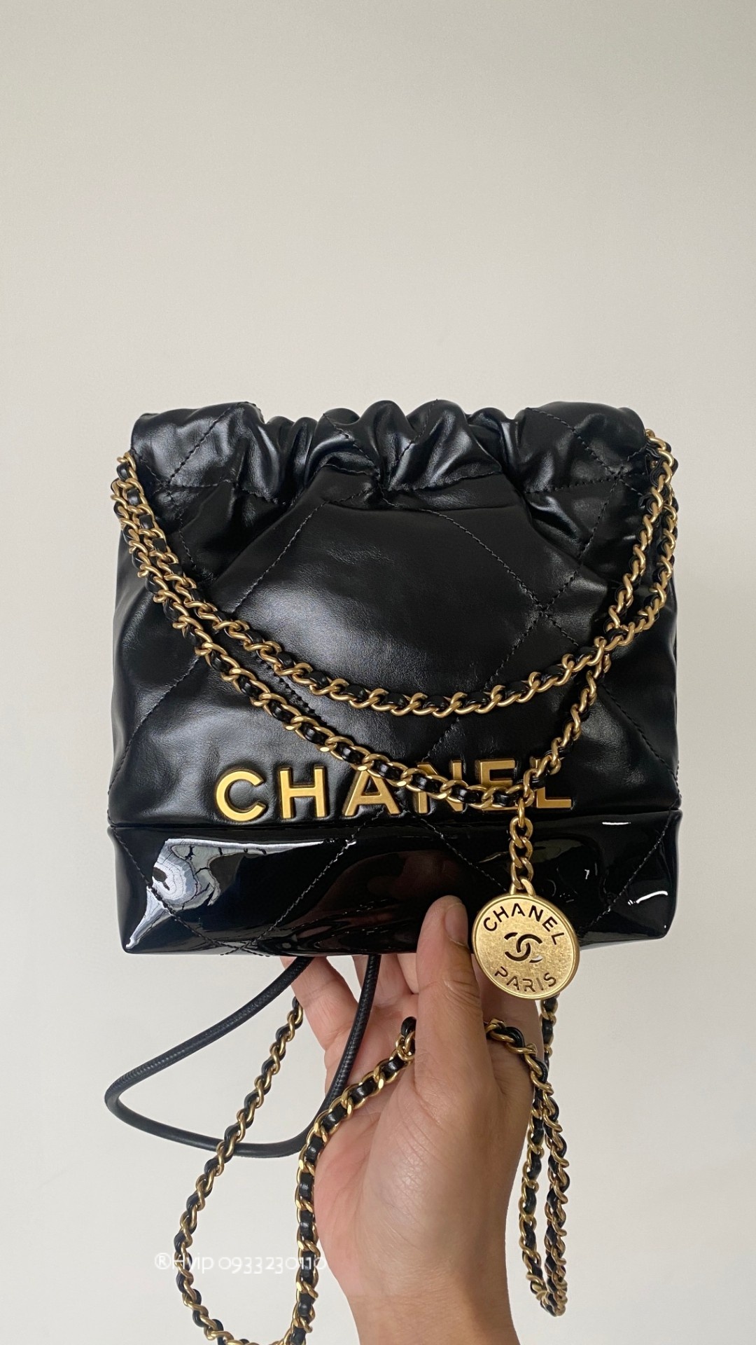Chanel 22 mini black