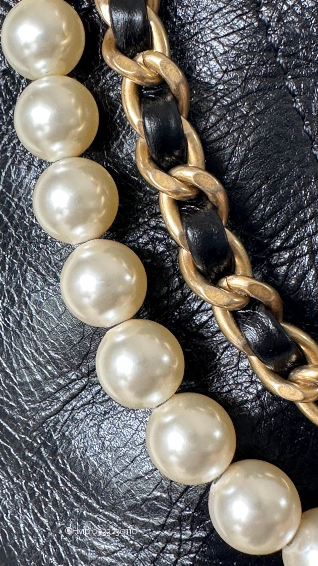 Chanel 22 mini pearl black