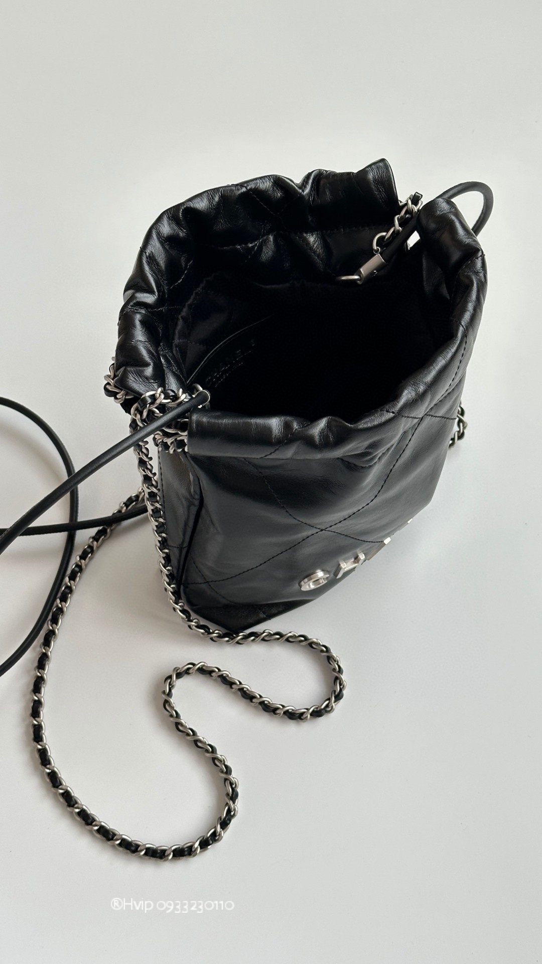 Chanel 22 mini black