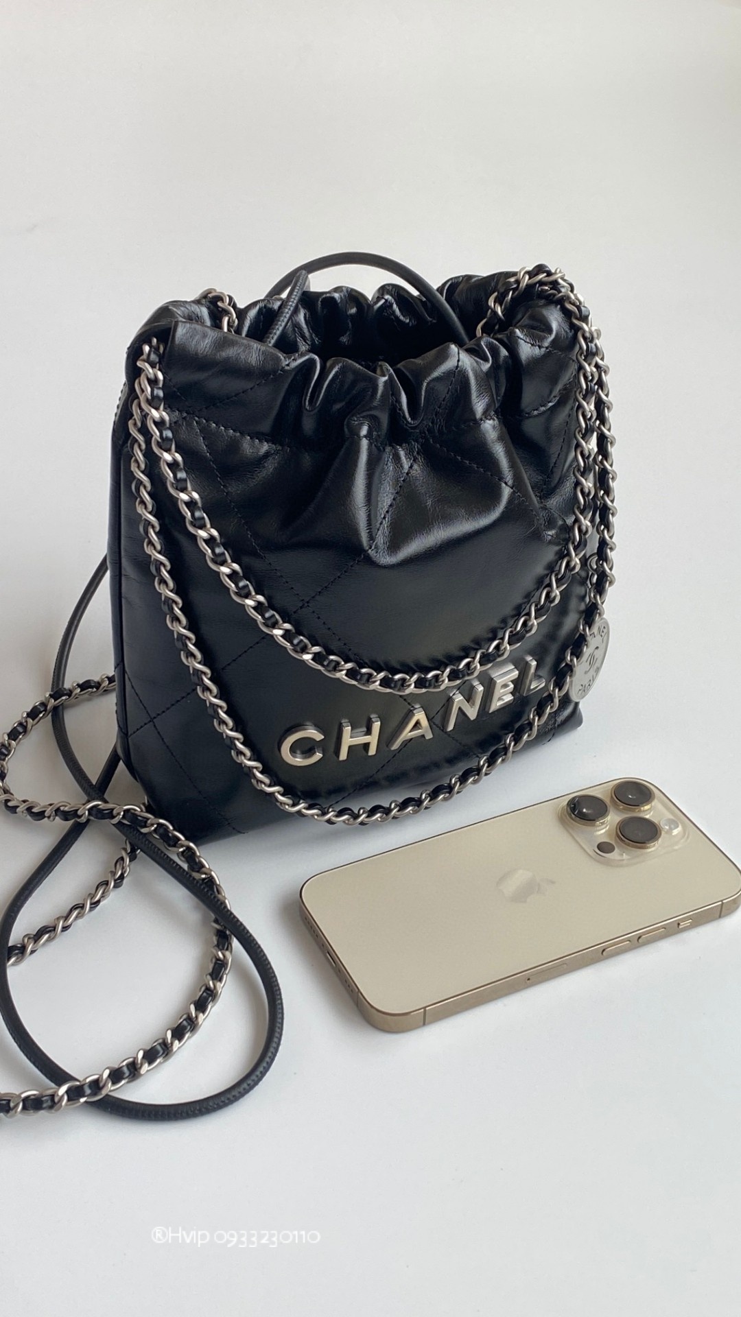 Chanel 22 mini black