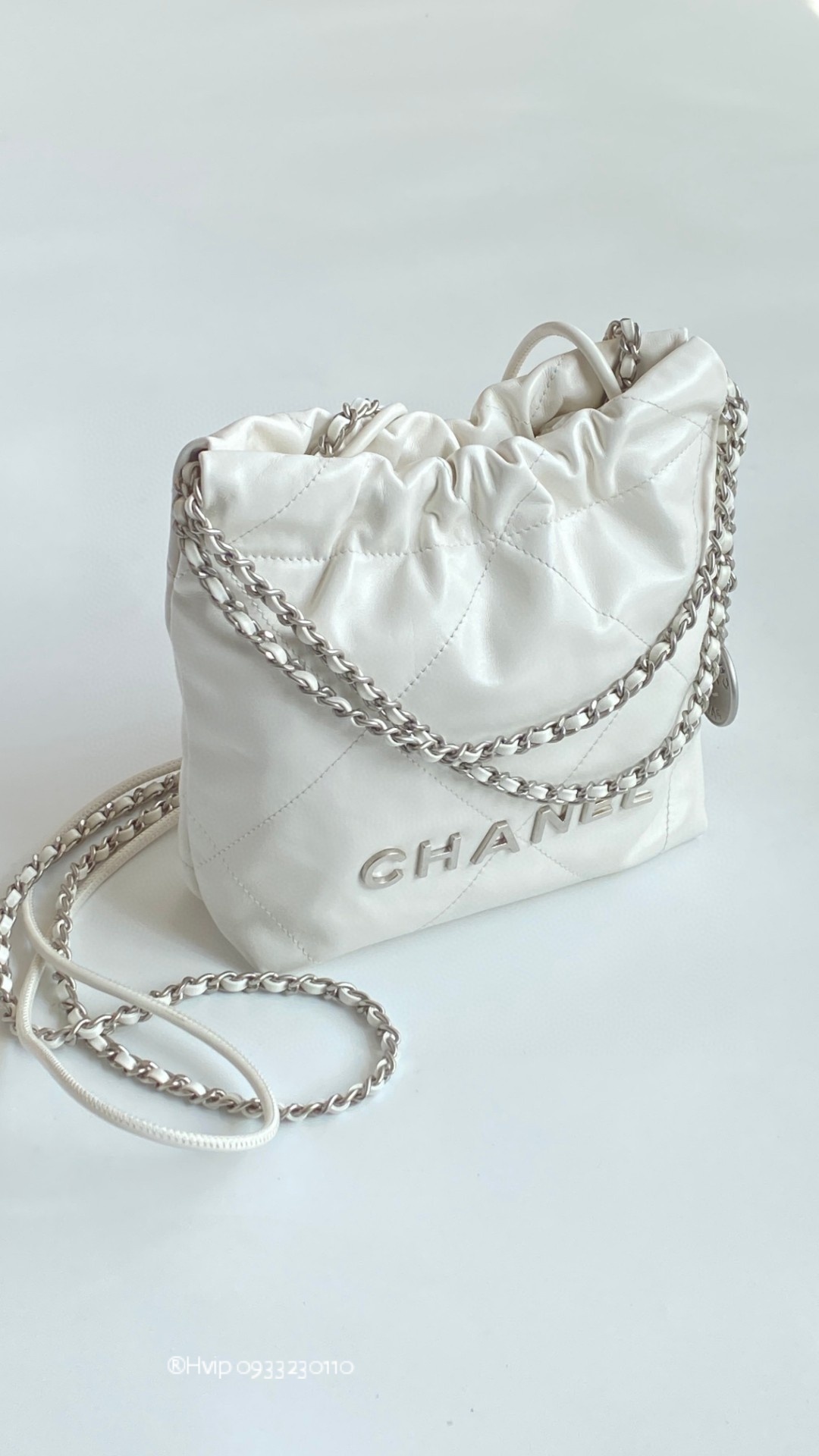Chanel 22 mini white