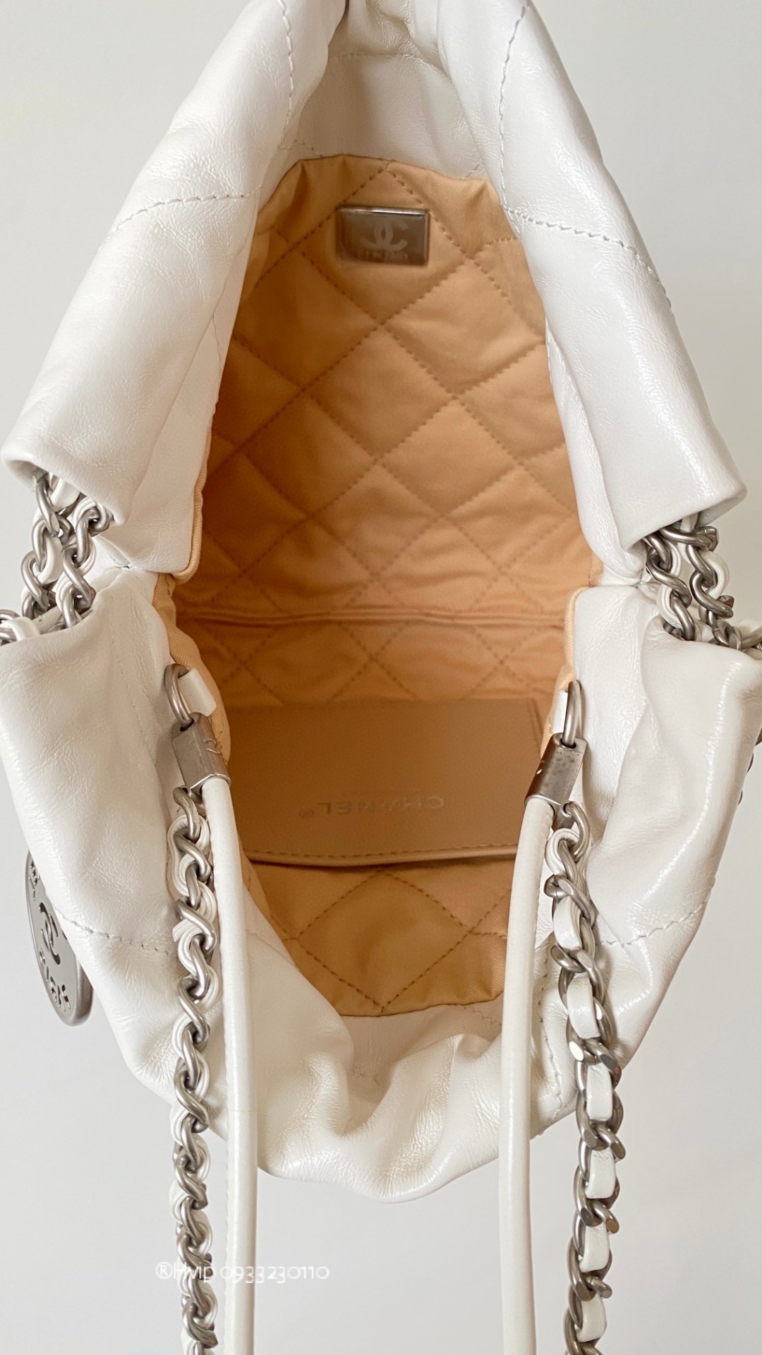 Chanel 22 mini white