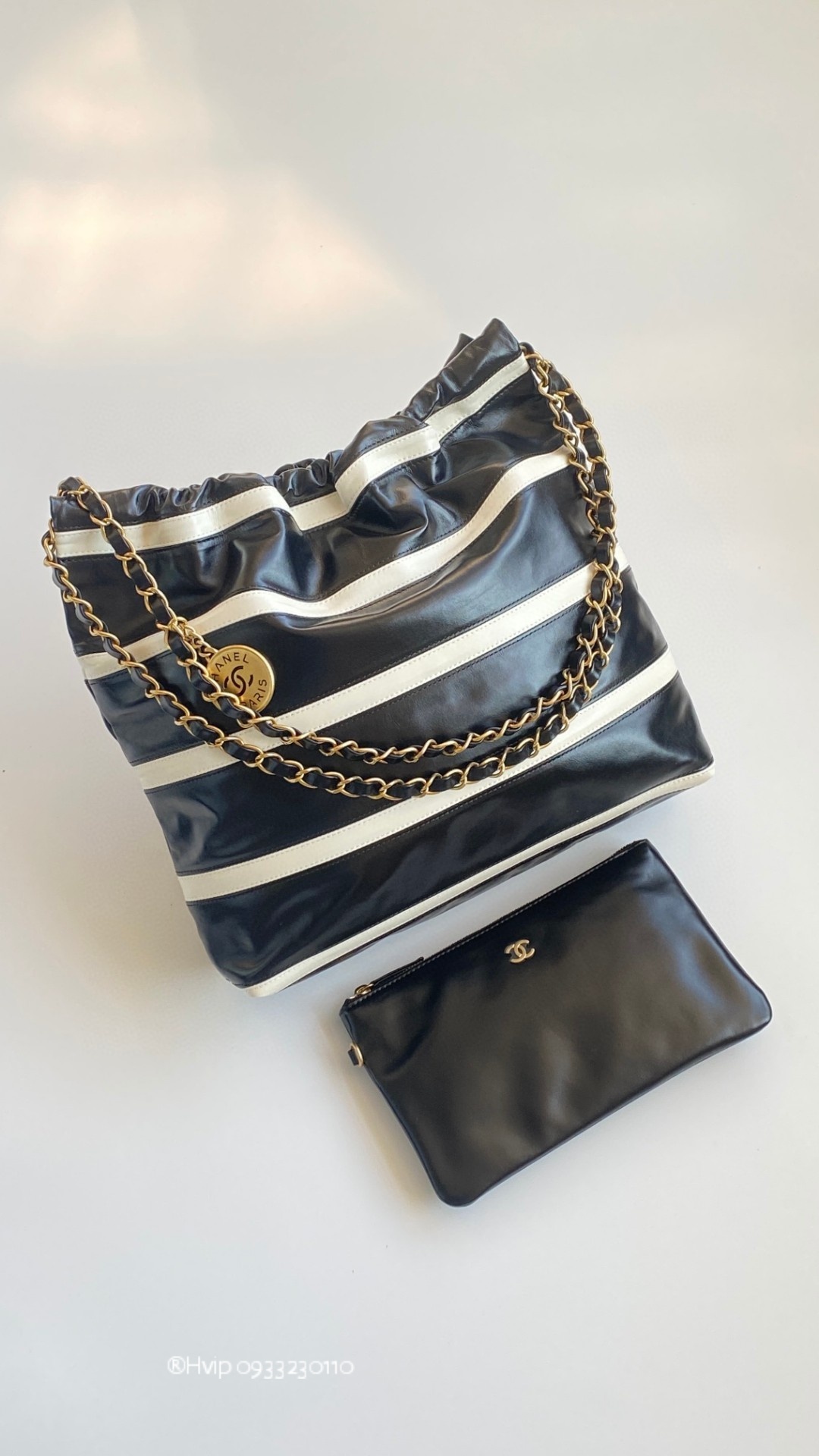 Chanel hobo bag black and white