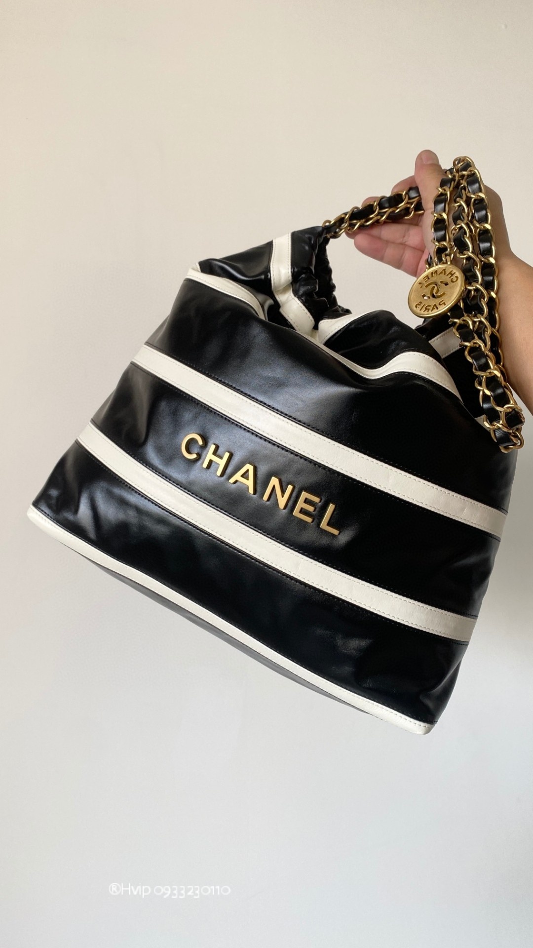 Chanel hobo bag black and white