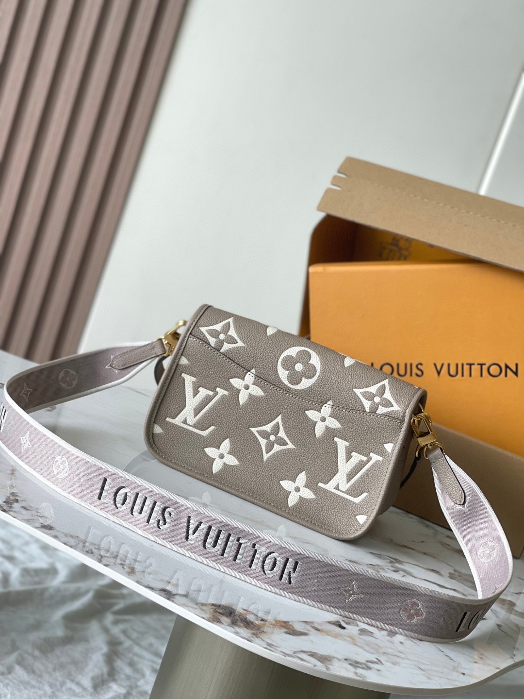 Louis vuitton M46583 Diane LV1