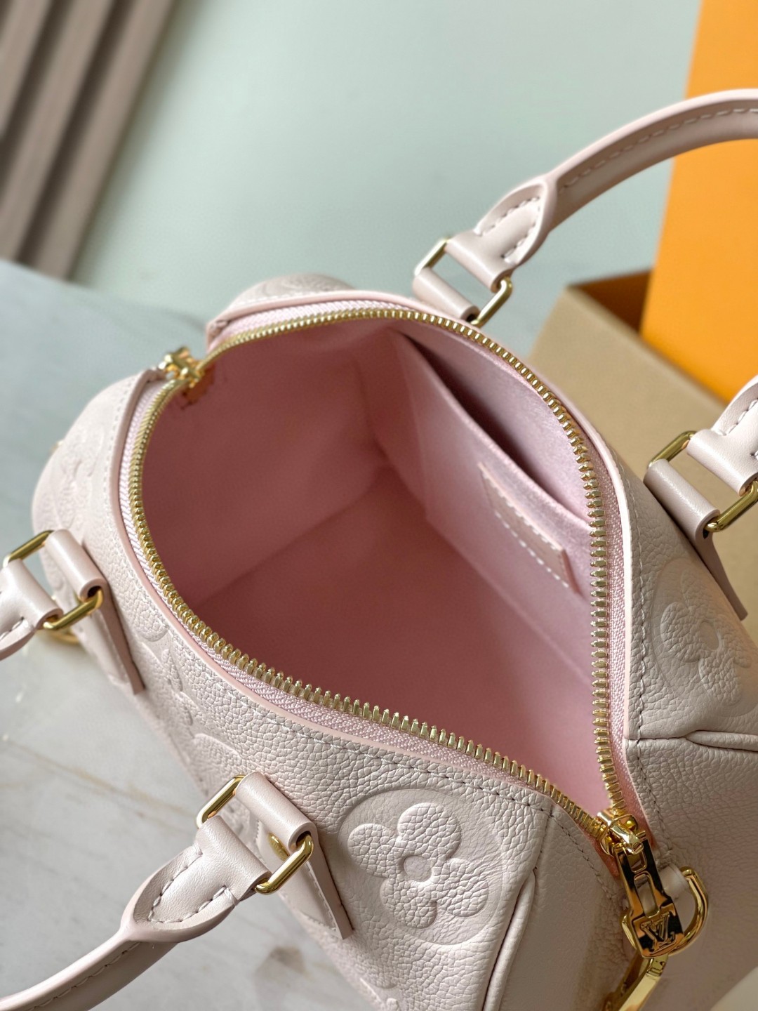 Louis Vuitton M47136 Speedy Bandoulière 20 Pink Opale