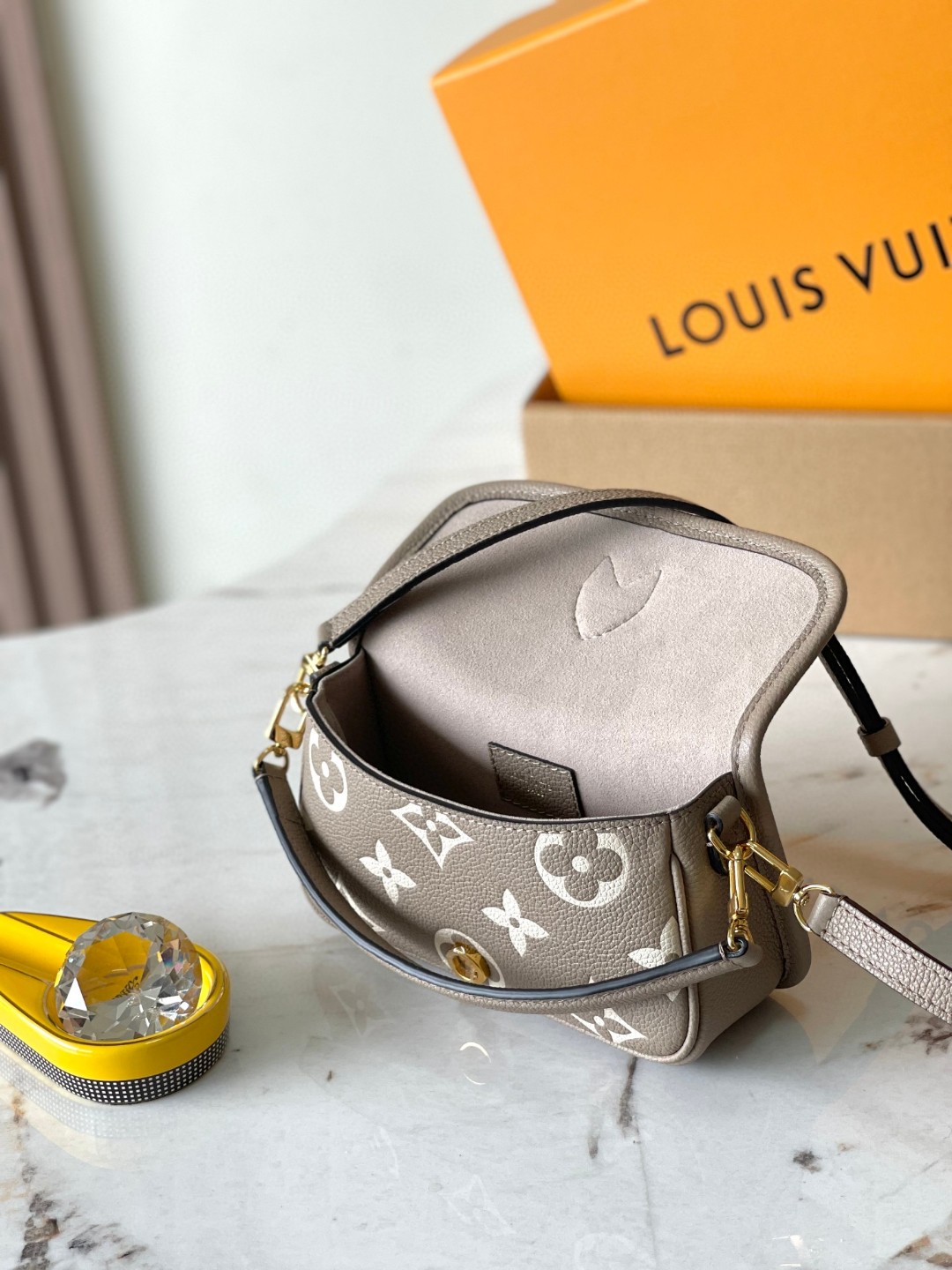 Louis Vuitton M83300 Nano Diane Lv1