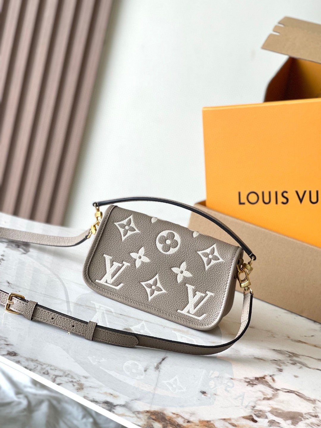 Louis Vuitton M83300 Nano Diane Lv1