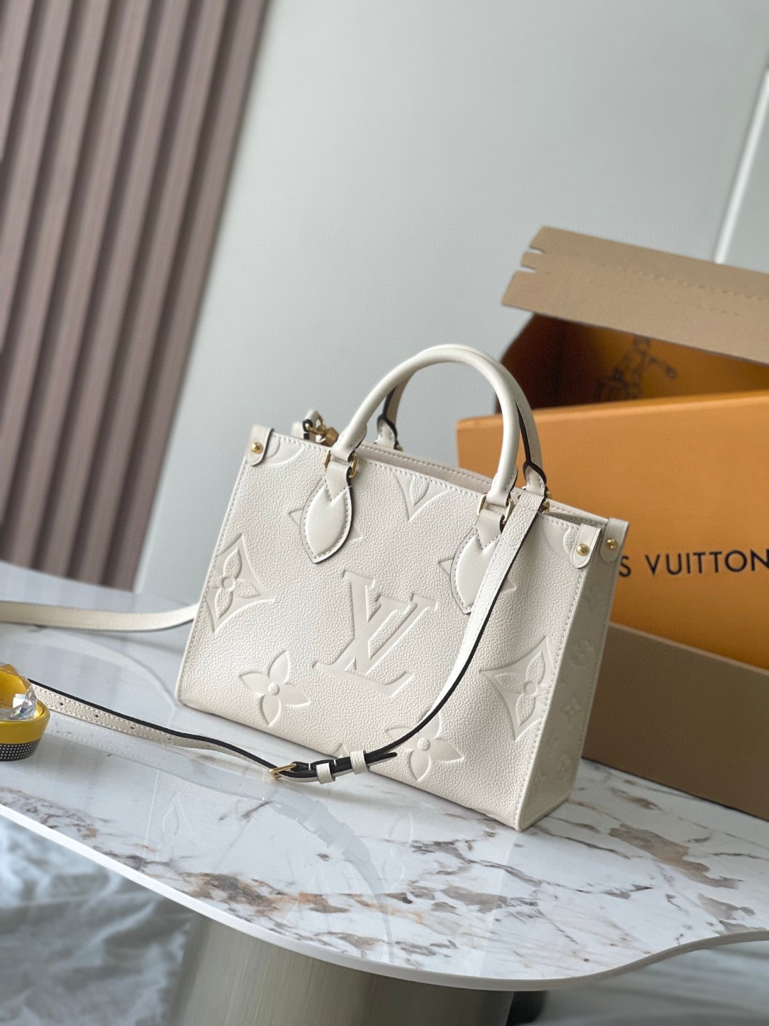 Louis Vuitton M46569 OnTheGo PM LV1