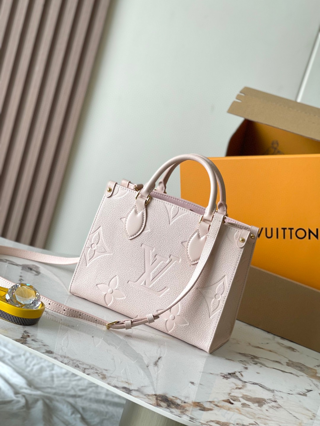 Louis Vuitton M47135 OnTheGo PM Lv1