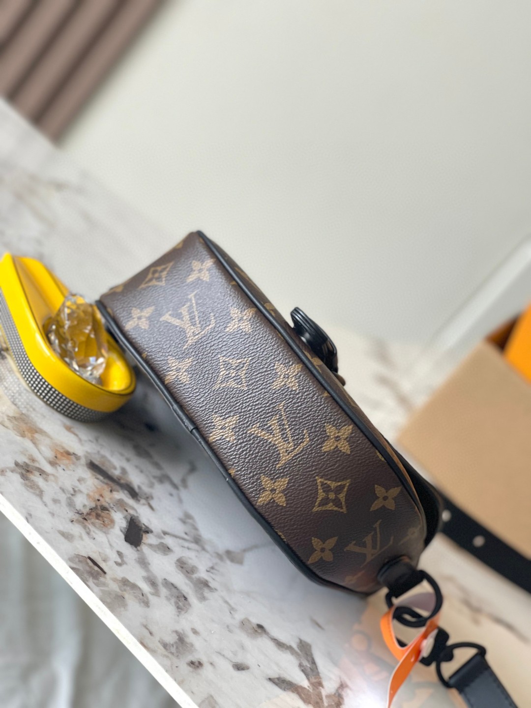 Louis Vuitton M47060 Montsouris Messenger PM​ Lv1