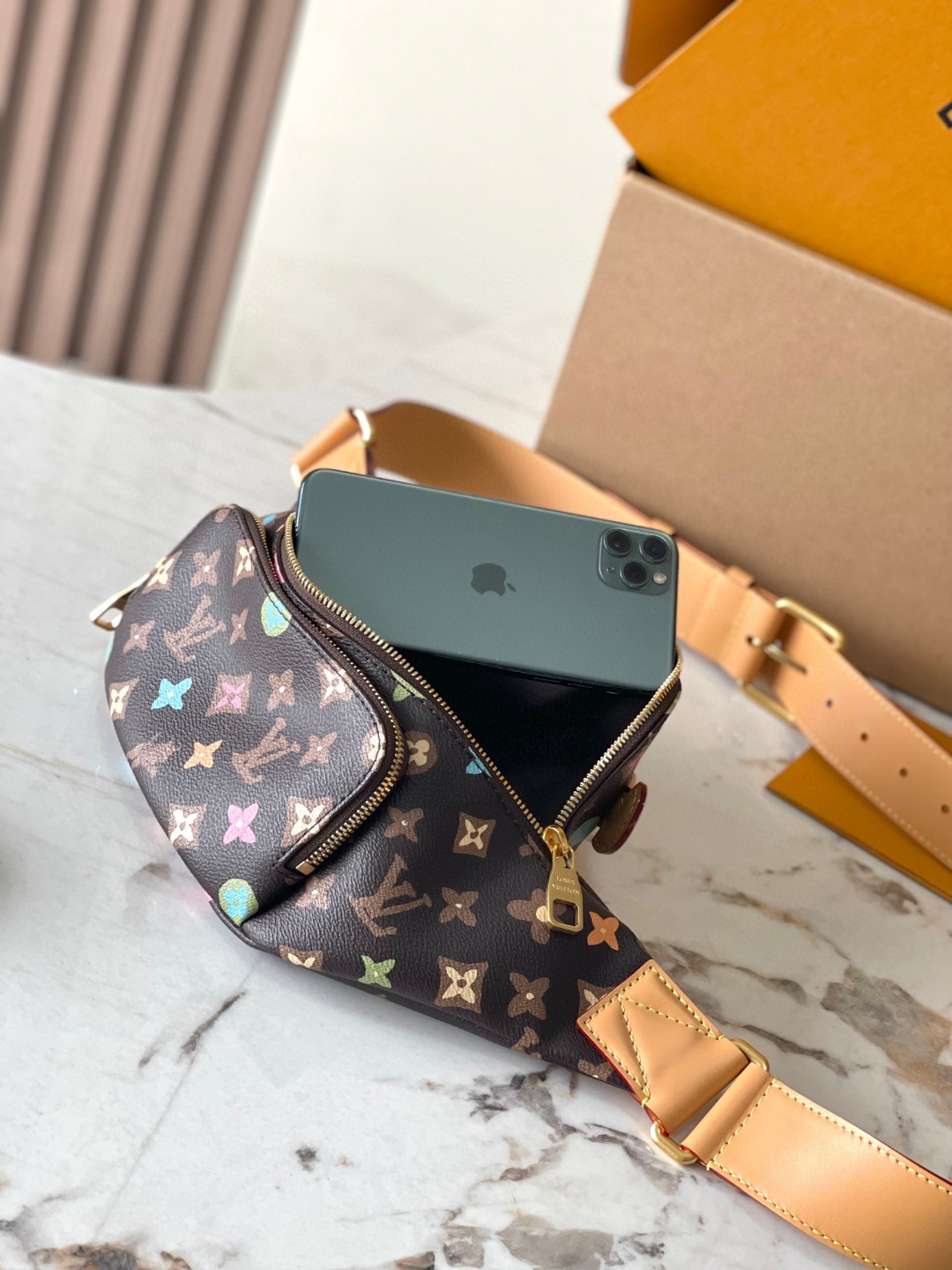 Louis Vuitton M24858 Rush Bumbag lv1.