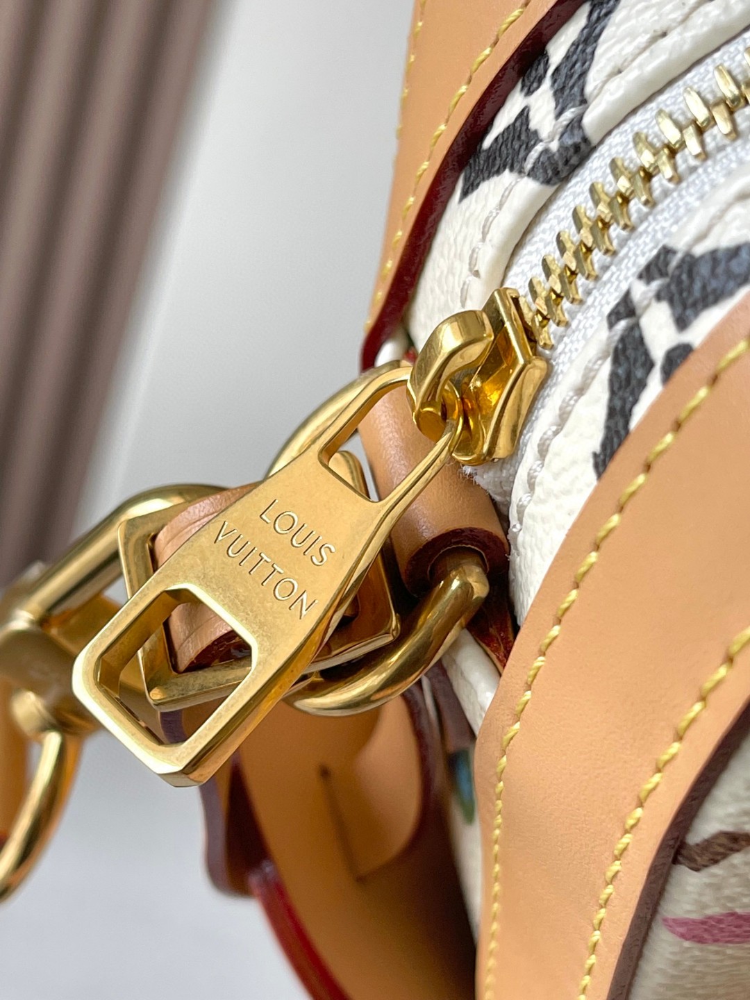 Louis Vuitton M24820 Envelope Messenger Lv1