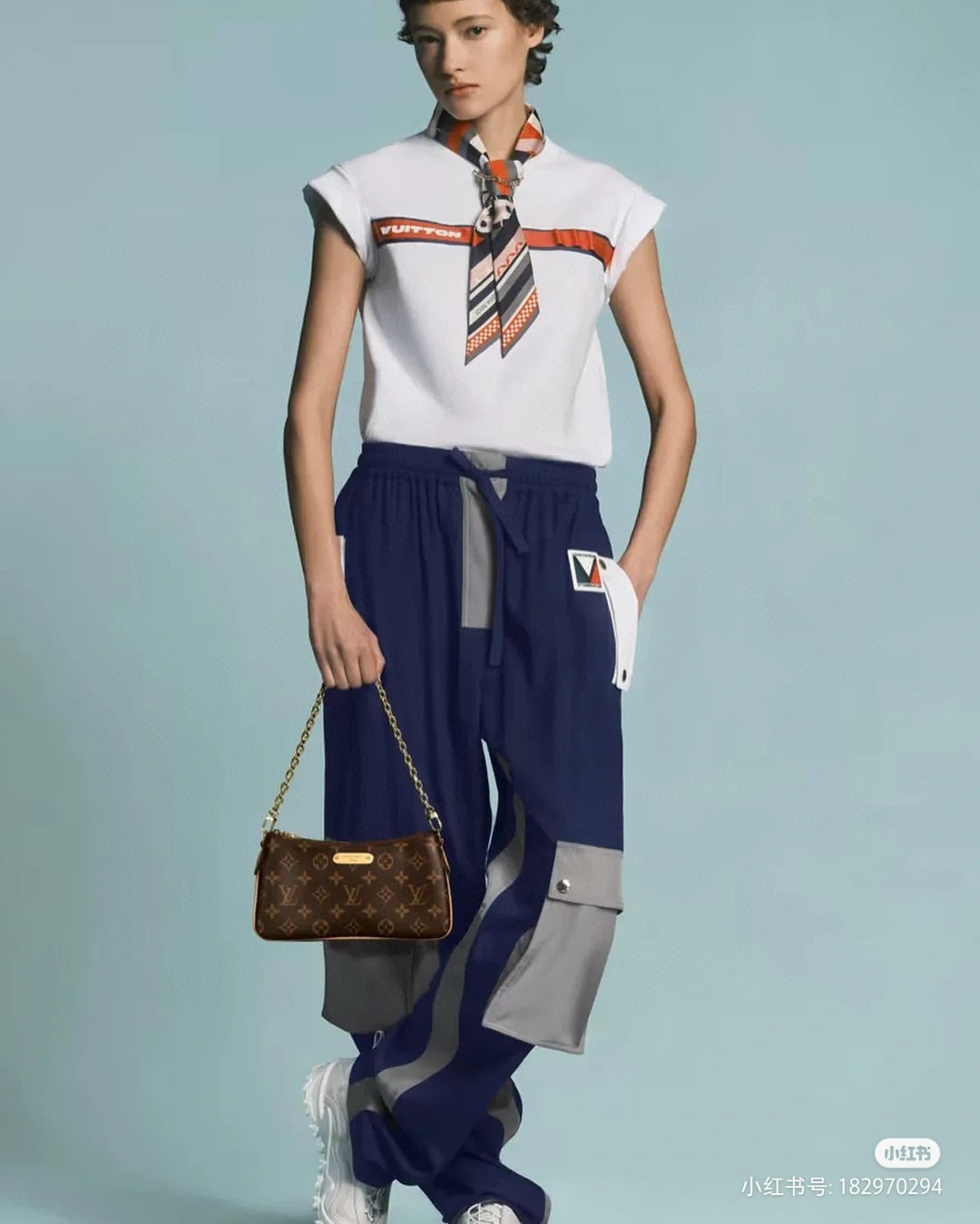 Louis Vuitton M83008 Liv Pochette Lv1