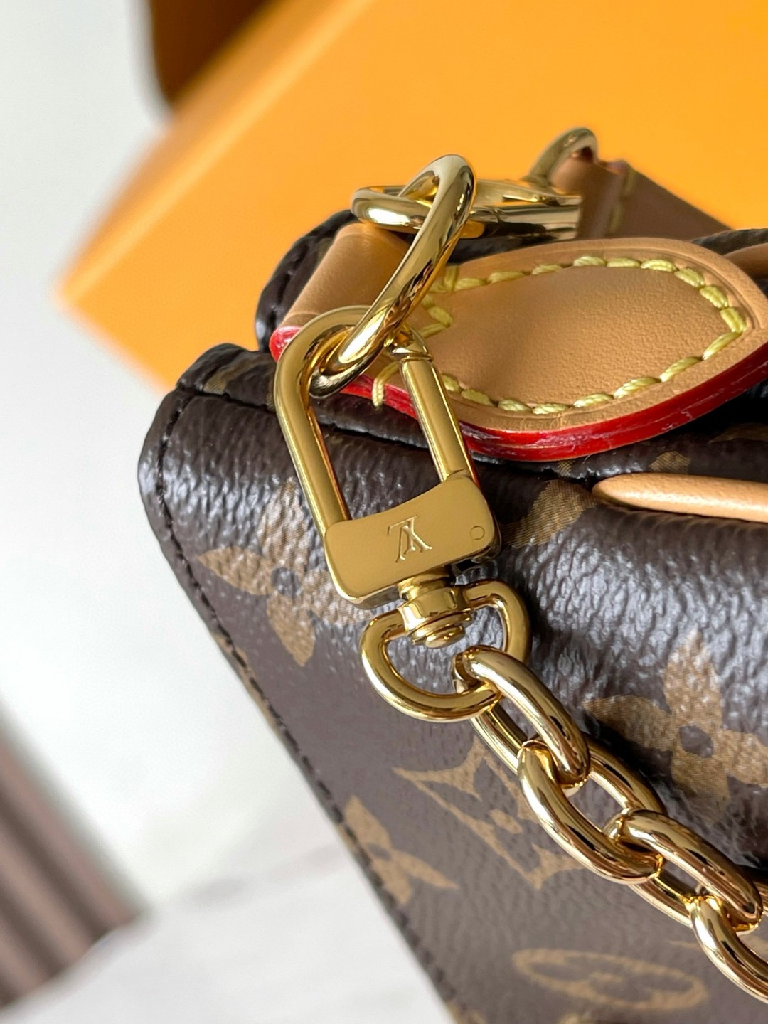 Louis Vuitton M83008 Liv Pochette Lv1