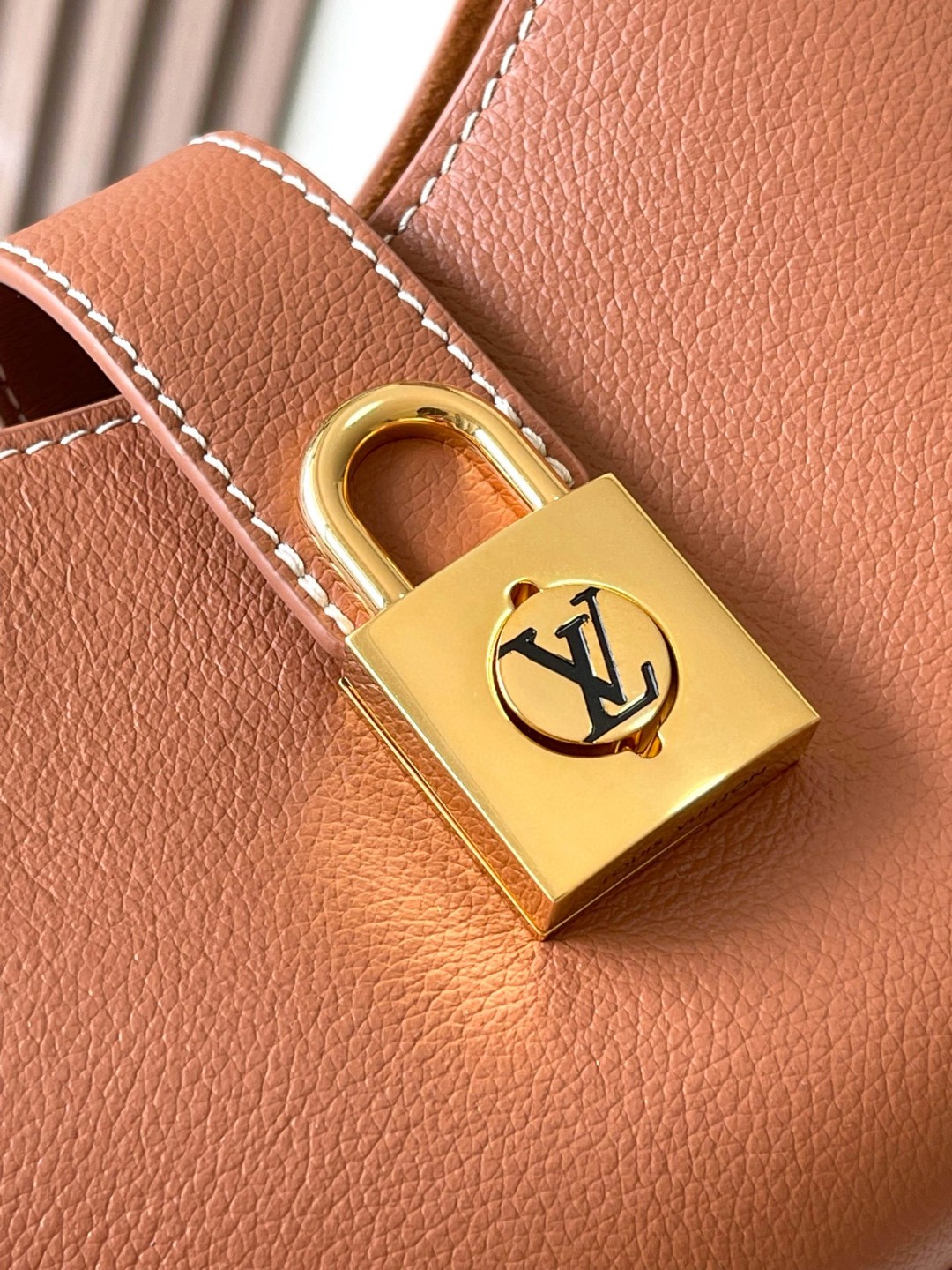 Louis Vuitton M24885 Low Key Shoulder Bag Lv1