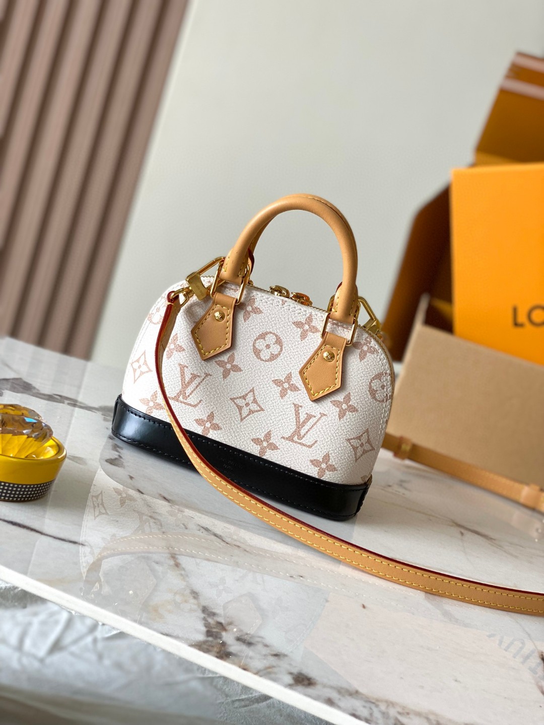 Louis Vuitton M46895 Nano Alma Lv1