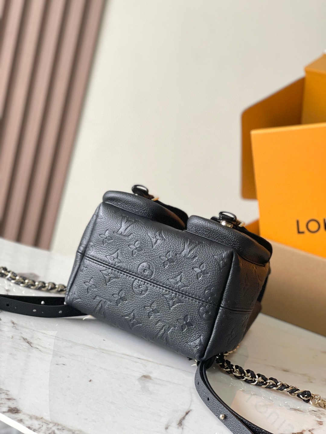 Louis Vuitton M47072 Backup Lv1